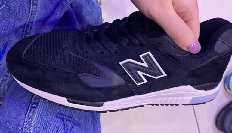 New Balance 840 Black