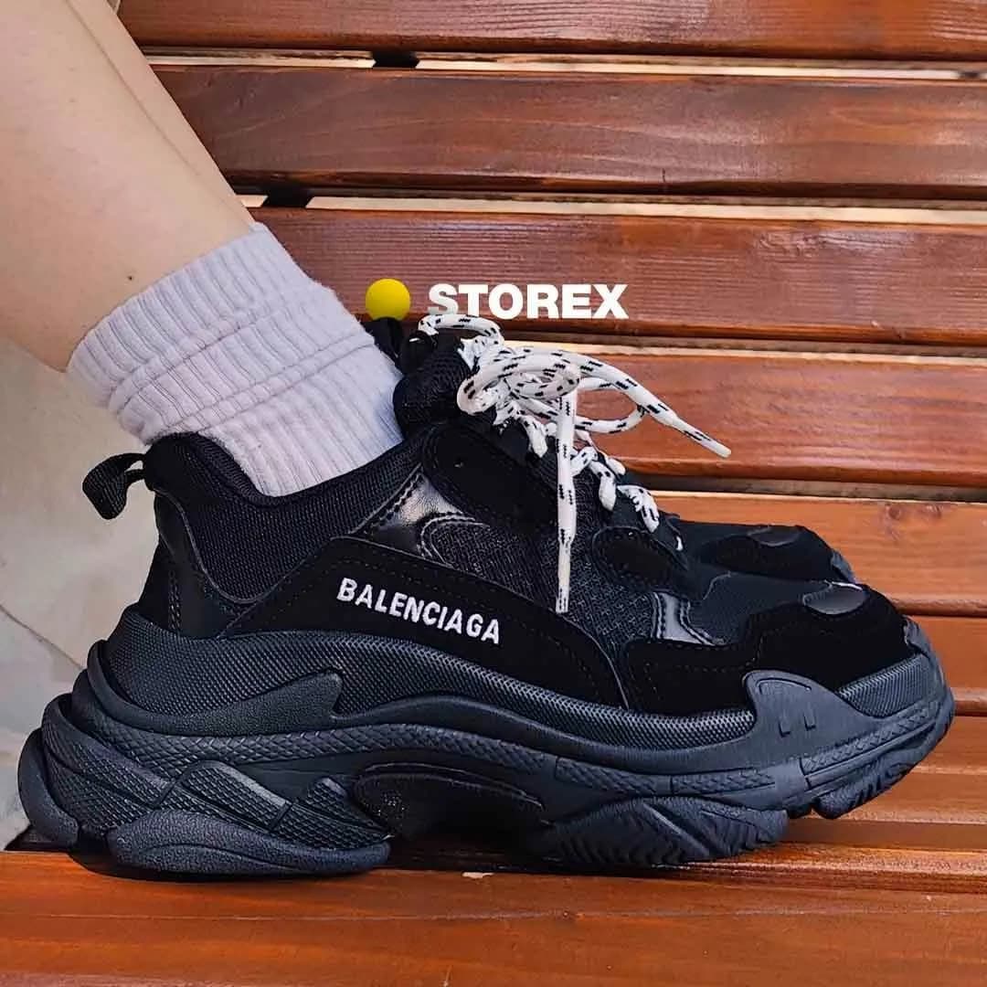 BALENCIAGA All Black