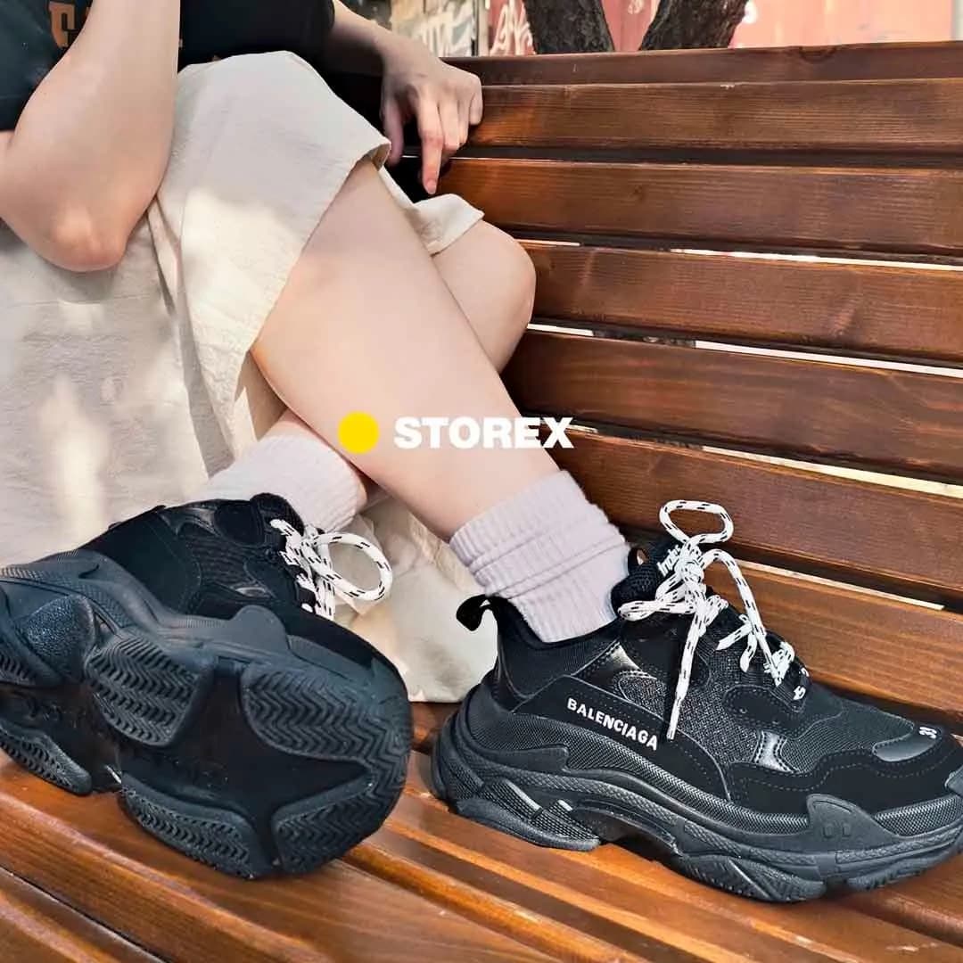 BALENCIAGA All Black